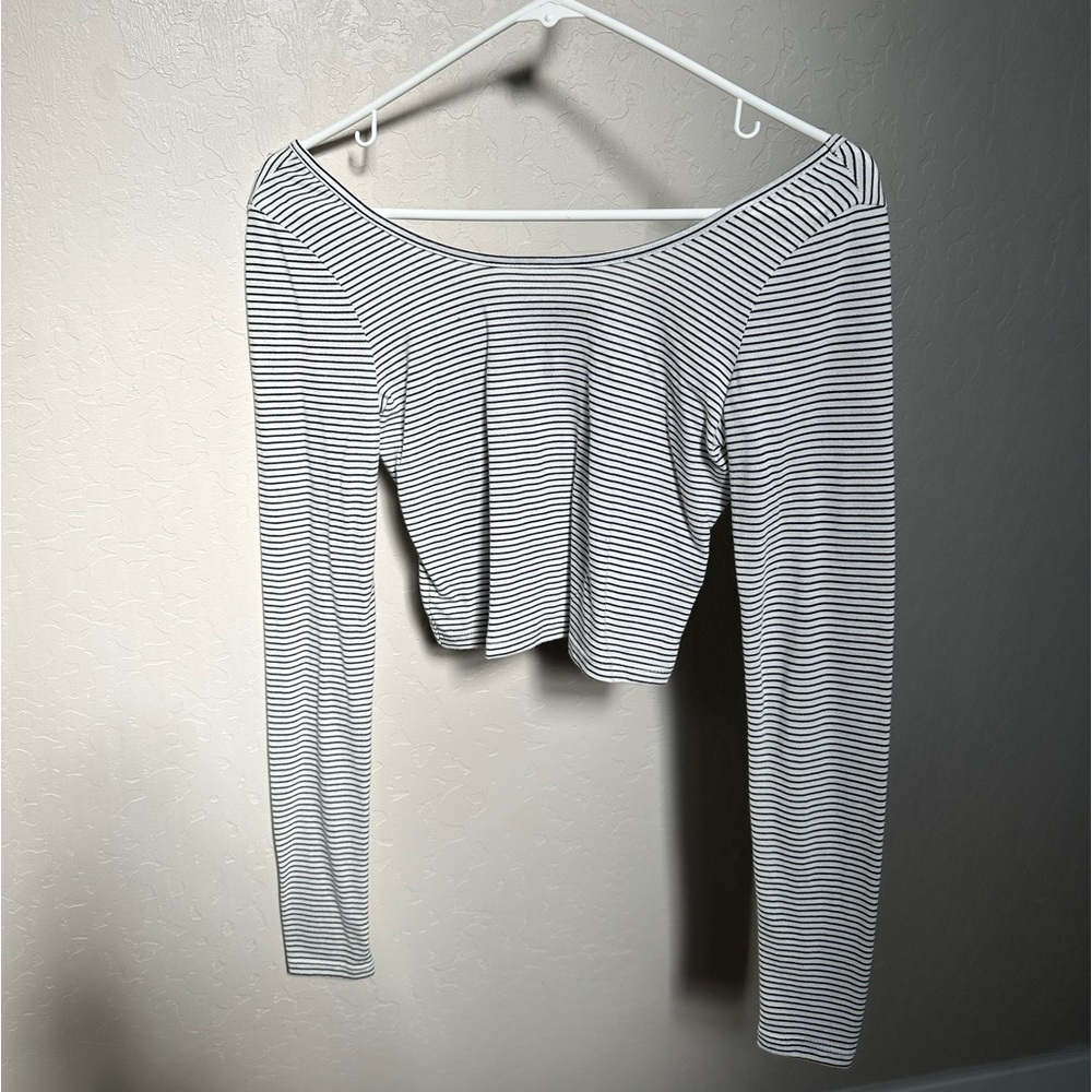 Long sleeve crop top